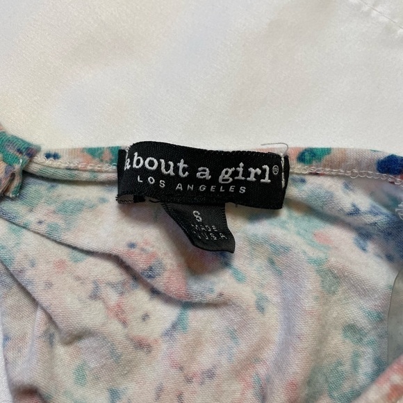 About a Girl size small floral crop top - Picture 5 of 5